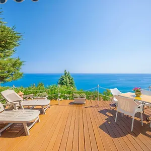  Holiday home The Sound Of The Sea Italy